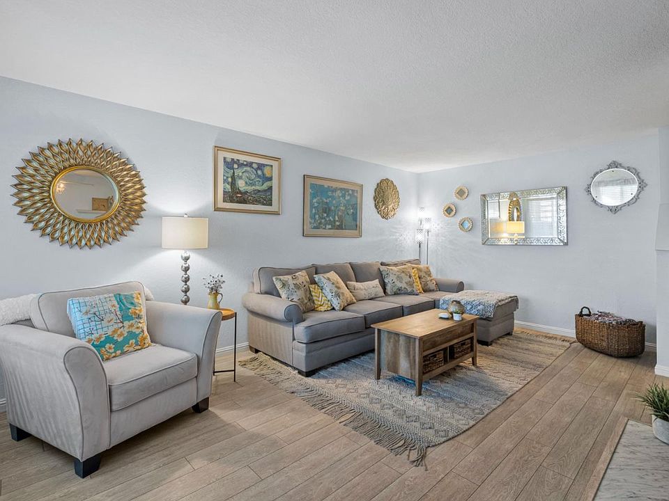 1st image of 988 La Barbera Dr