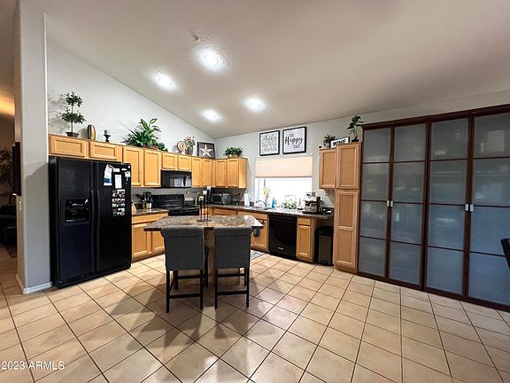 3rd image of 13867 E Paradise Ln