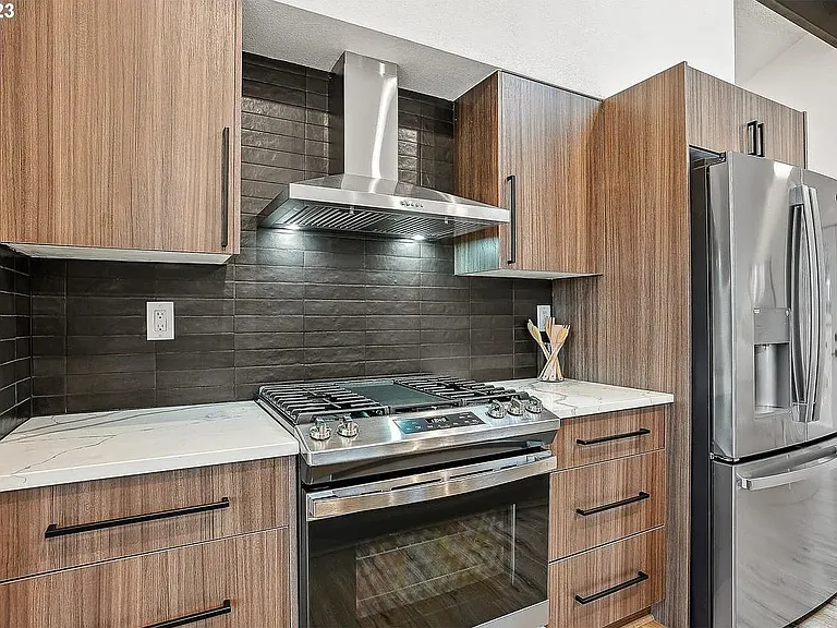 13991 Majestic Ct — Photo 7