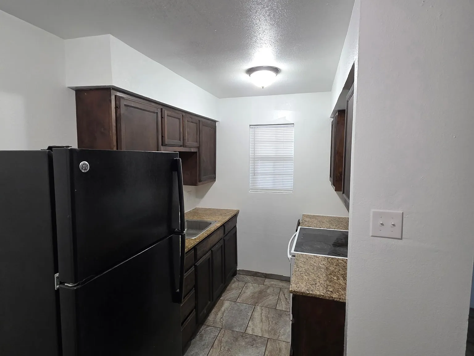 1 bed, $1,000 — Photo 3