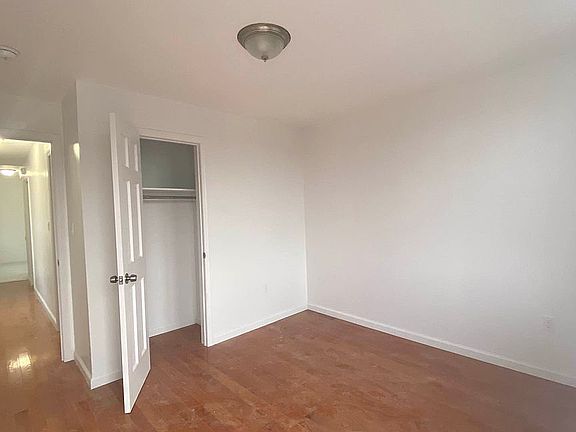 4th image of 72-29 Calamus Ave #1
