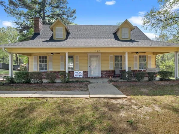 24 Dunham Dr, Texarkana, TX 75503