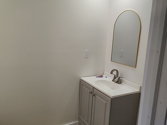 5th image of 30 S Wild Olive Ave #1