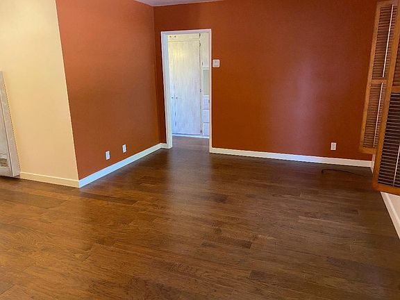 3rd image of 3765 Inglewood Blvd
