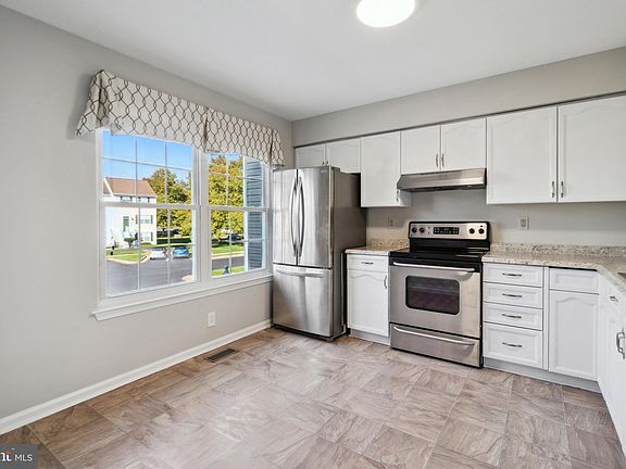 3rd image of 640 Radford Ter NE