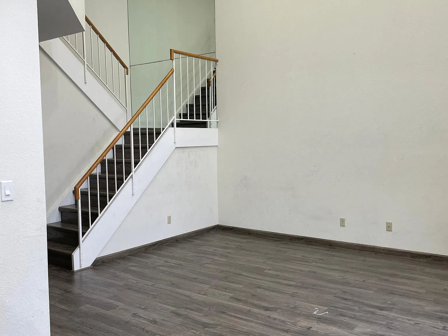 3 bed, 2.5 bath, 1607 sqft, $4,500 — Photo 3