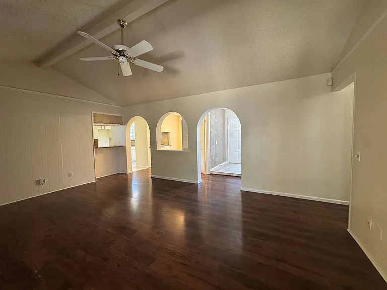 1302 Berkeley Dr — Photo 40