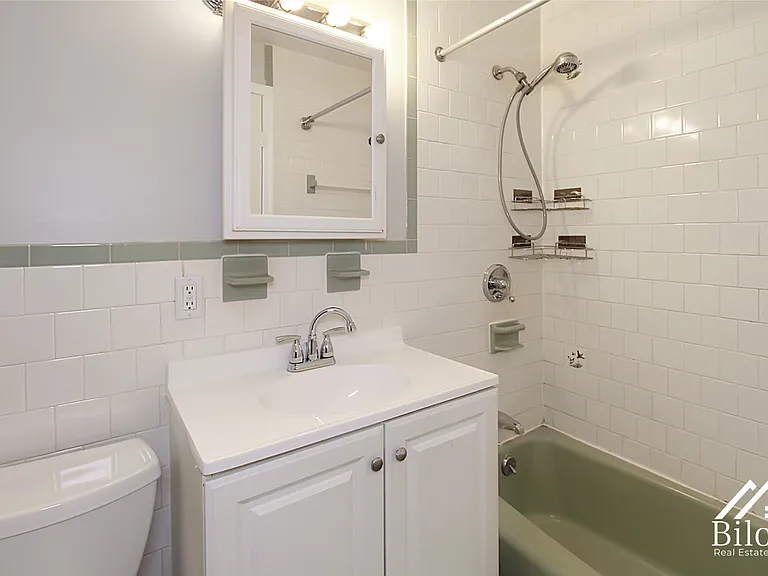 1250 South Broadway — Photo 22