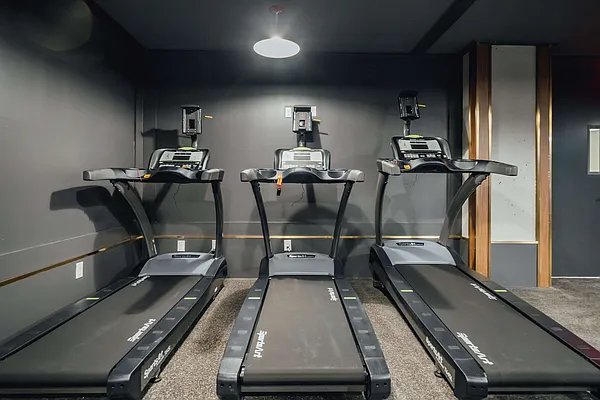 Rented by Nooklyn NYC LLC | media 135