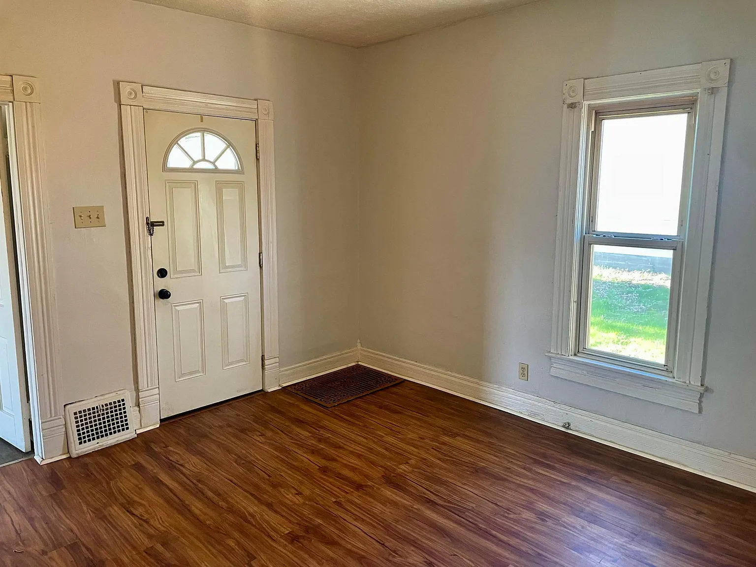 2 bed, $825 — Photo 4