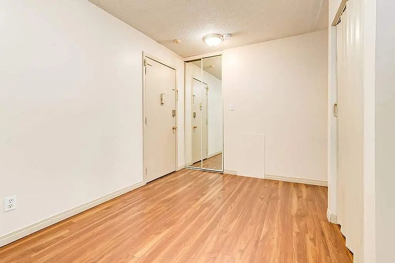 Edmonton Apartment for rent - 2 Bedrooms — photo 7