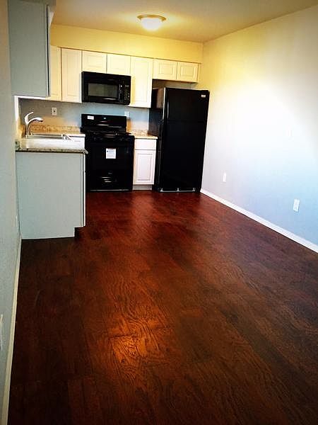 1st image of 1006 Palm Ave
