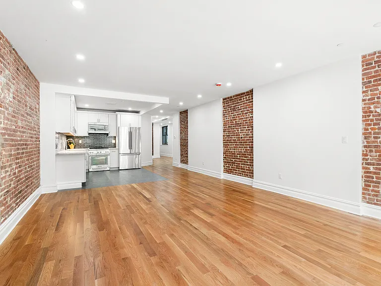 372 Clinton Ave #1 — Photo 6