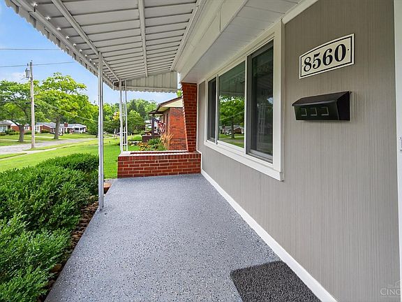 5th image of 8560 Donegal Dr