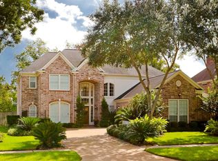4815 Yorkshire St, Sugar Land, TX 77479