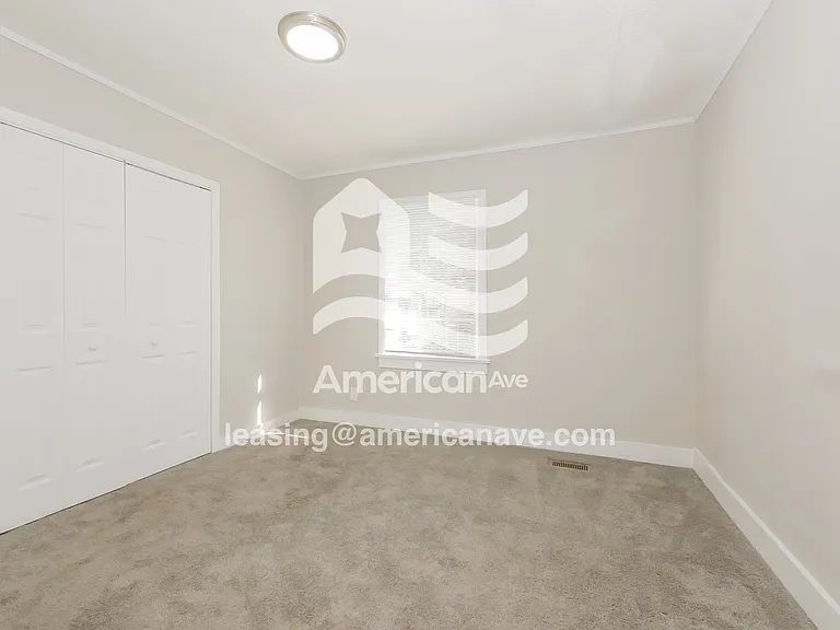 719233_013_bedroom_13635303.jpg