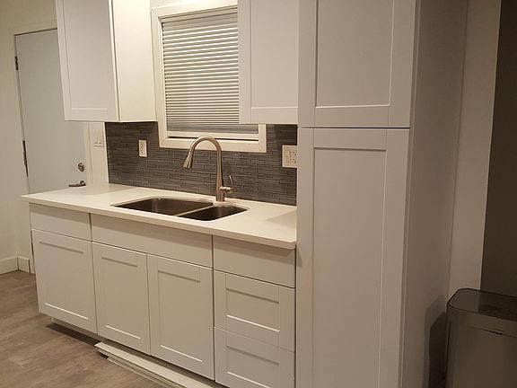 3rd image of 3025 Fashion Ave #1