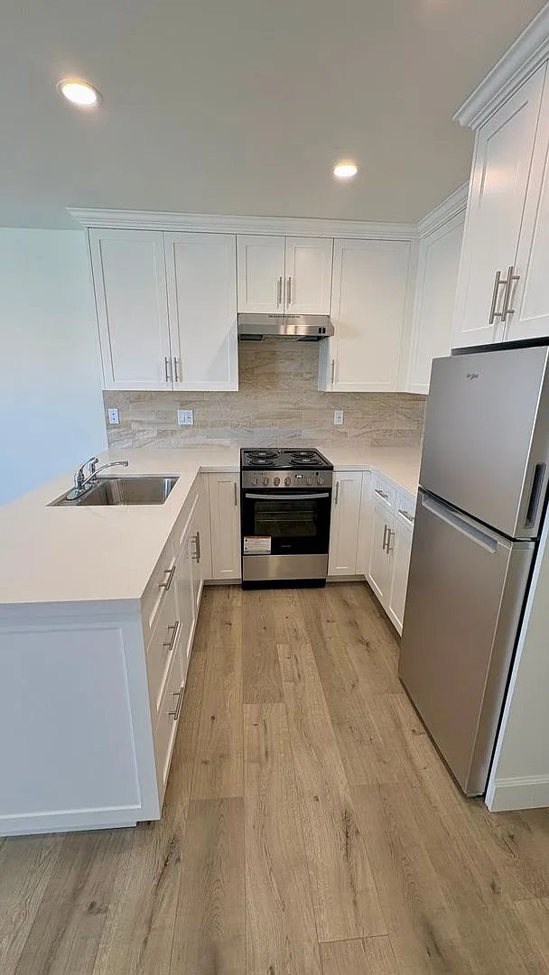 4744-4746 W. 160th St. Lawndale — Photo 3