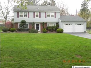 27 Mercer Ln, Manalapan, NJ 07726