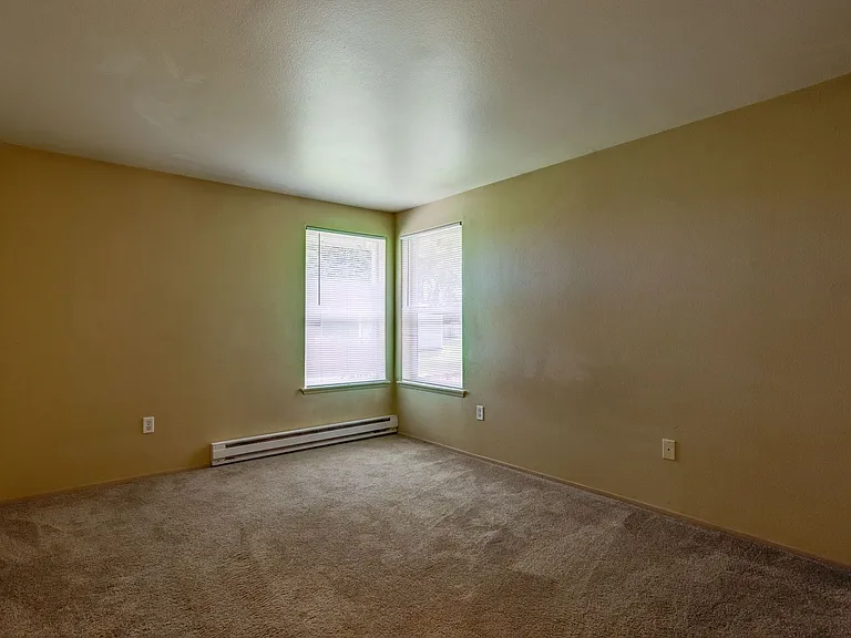 Creekside Apartments — Photo 64