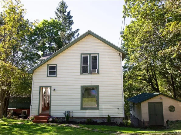 74 Leavenworth St, Cattaraugus, NY 14719