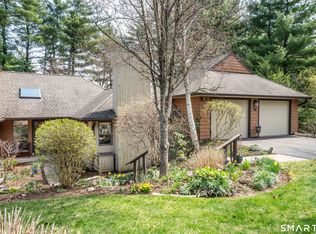 28 Cary Ln #28, Bloomfield, CT 06002