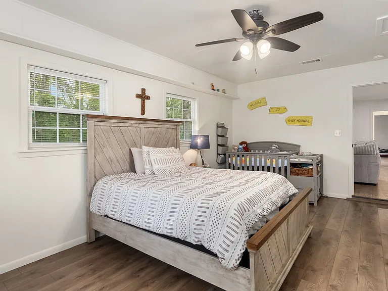 1406 Russell Ave — Photo 13