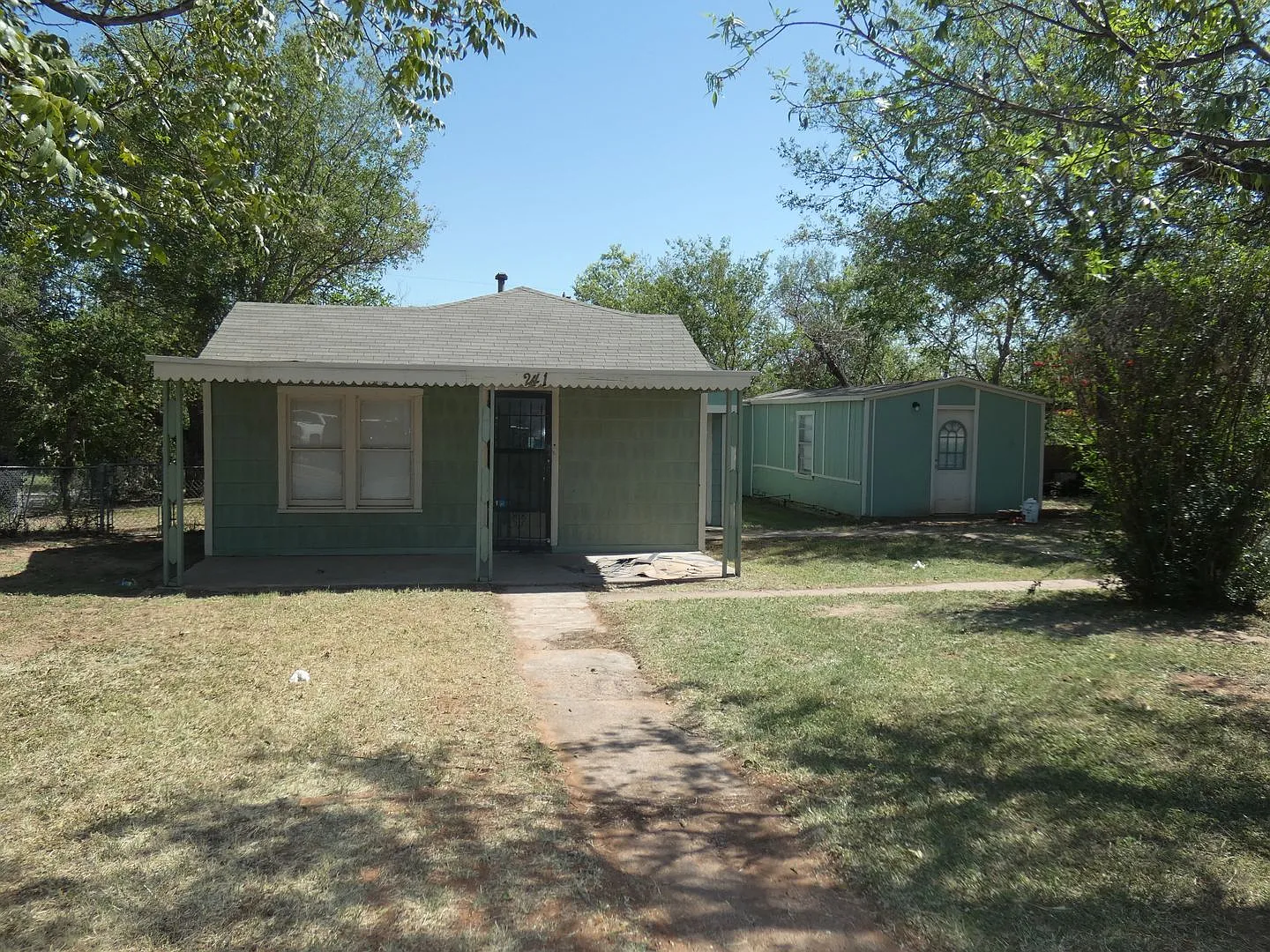 3 bedroom, 2 bath — Photo 1