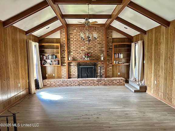 3rd image of 116 Rollingwood Dr