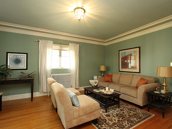 3rd image of 1818 Irving Ave N