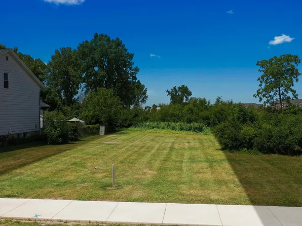 406 W 5th Ave #23, Oshkosh, WI 54902