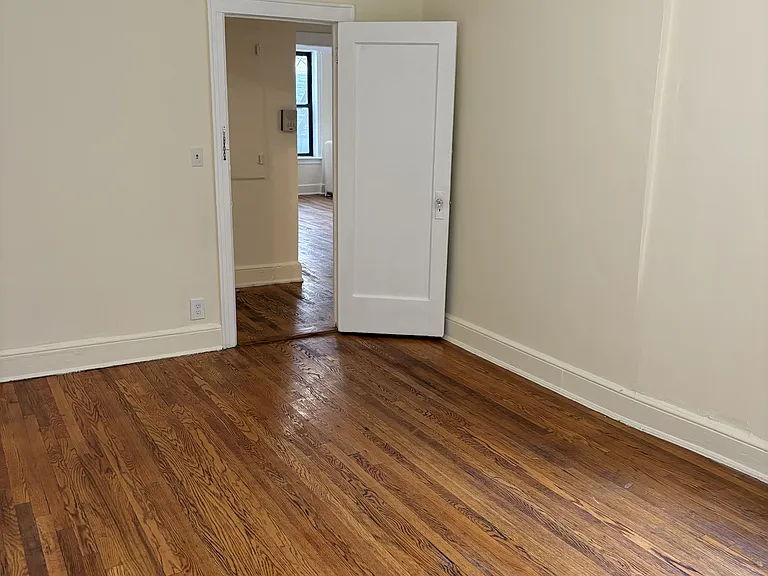 45-54 39th Pl #2 — Photo 9