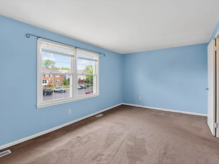 5326 King Arthur Cir — Photo 11