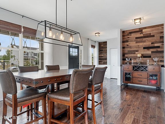 5th image of 541 Moorfield Ave