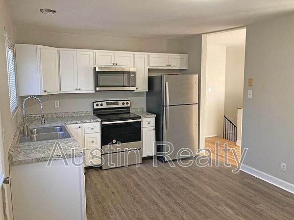 3rd image of 1051 Woodland Trails Dr