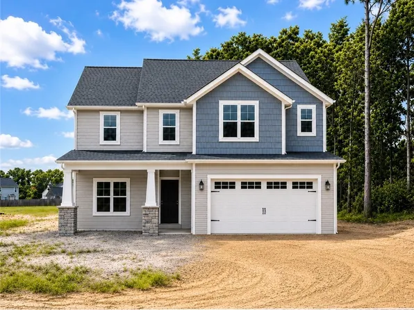 4745 Slew Dr, Hope Mills, NC 28348