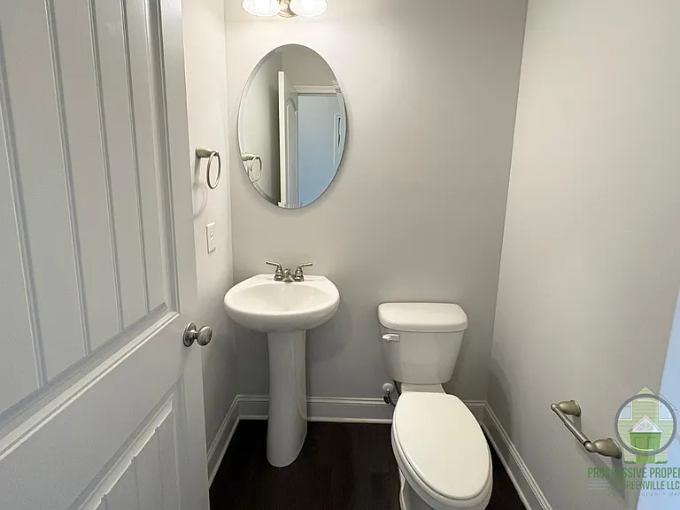 400 Ansel Woods Ln — Photo 3