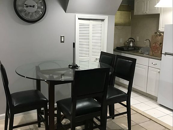 4th image of 253-27 Craft Ave #1