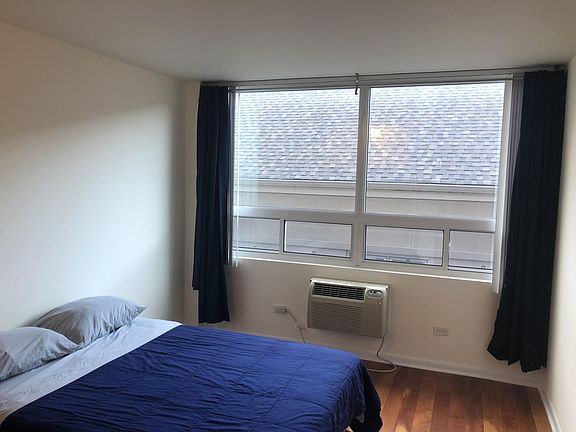 4th image of 807 Hinman Ave #408