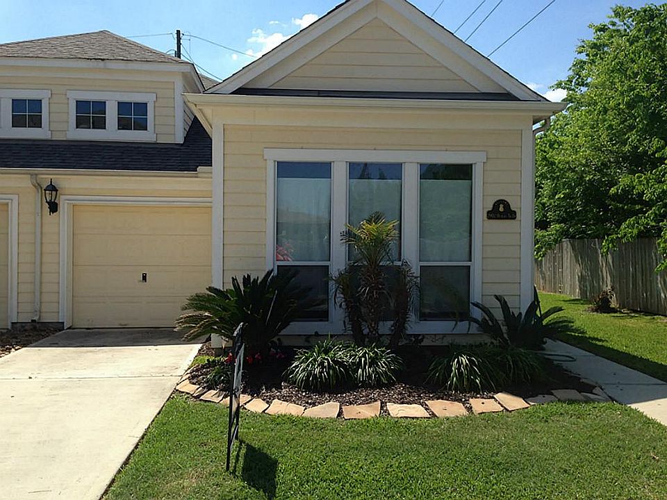 Gorgeous Perry built Patio Home on secluded, oversized lot.