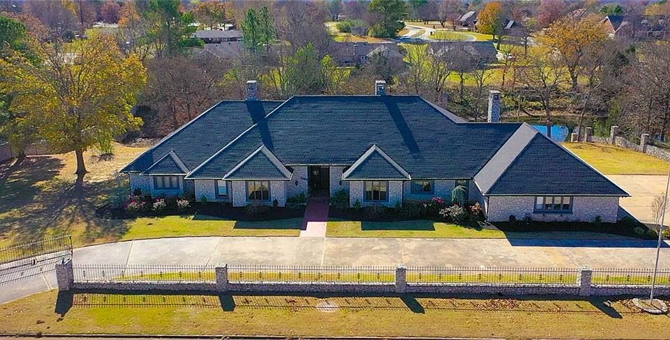 1st image of 2905 William Blvd