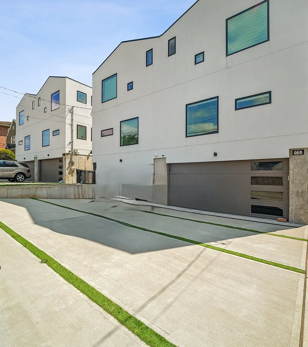4 bed, 4.5 bath, $6,950 — Photo 1