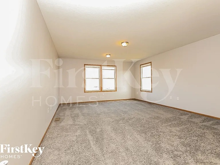 37 Waterman Ave — Photo 9