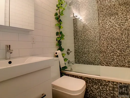 Rented by Highline Residential | media 8
