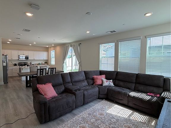 3rd image of 3765 Wildrye Dr