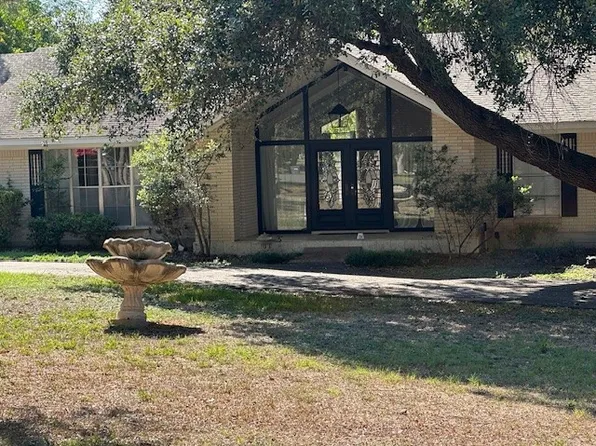 2300 Gregory Ln, Waco, TX 76708