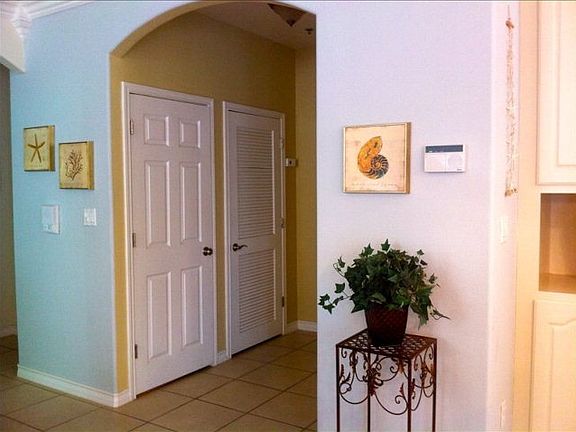 5th image of 101 E Tarpon St #7