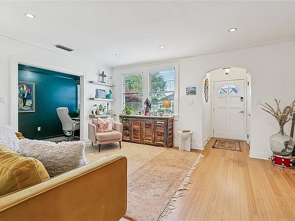 3rd image of 3128 Beaulieu St