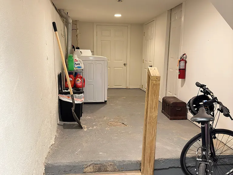2528 Poplar St #1 — Photo 9