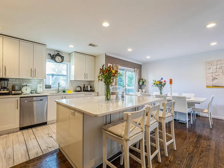 326 Brookside Ave — Photo 12